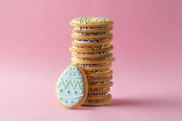 Easter Recipes & Easy Dessert Ideas for Easter 2026 Decorated Easter egg cookies – easy cookie recipes for Easter weekend baking