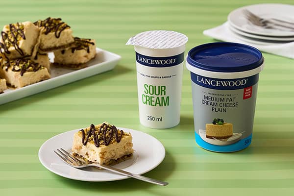 Easy Pistachio Cheesecake Bars